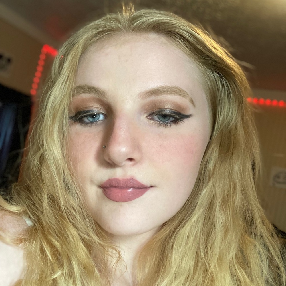 Meet your Posher, Joee